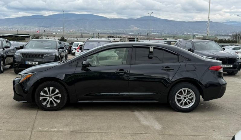 
								TOYOTA COROLLA HYBRID full									