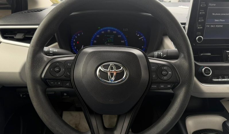 
								TOYOTA COROLLA HYBRID full									