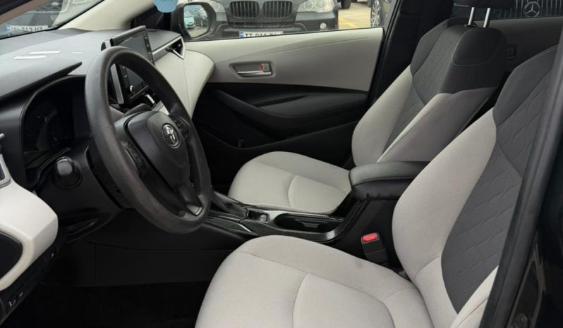 
								TOYOTA COROLLA HYBRID full									