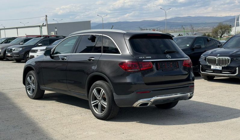 
								MERCEDES-BENZ GLC full									