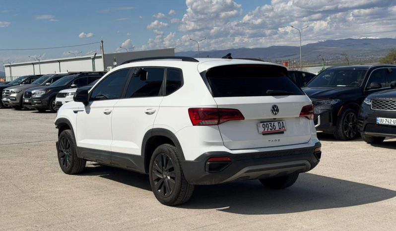 
								2022 Volkswagen Taos full									