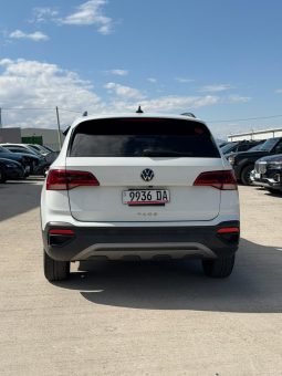 
										2022 Volkswagen Taos full									