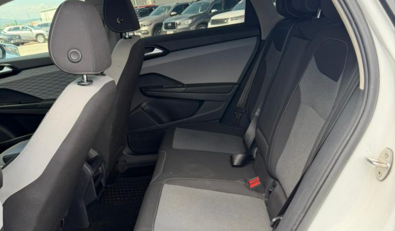 
								2022 Volkswagen Taos full									