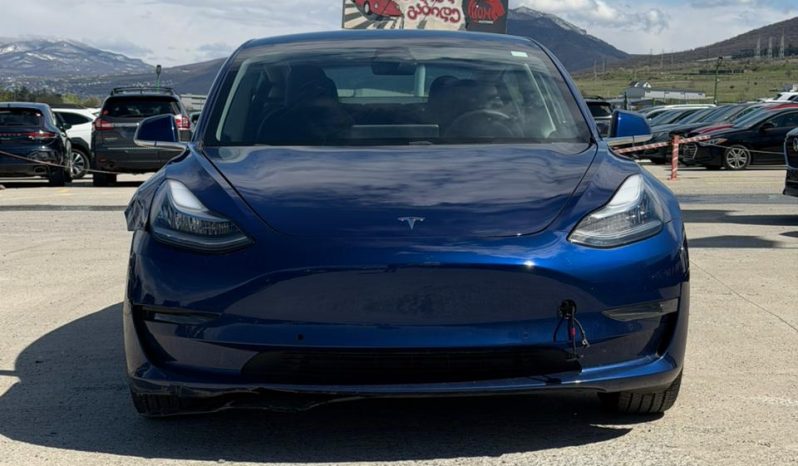 
								Tesla MODEL 3 full									