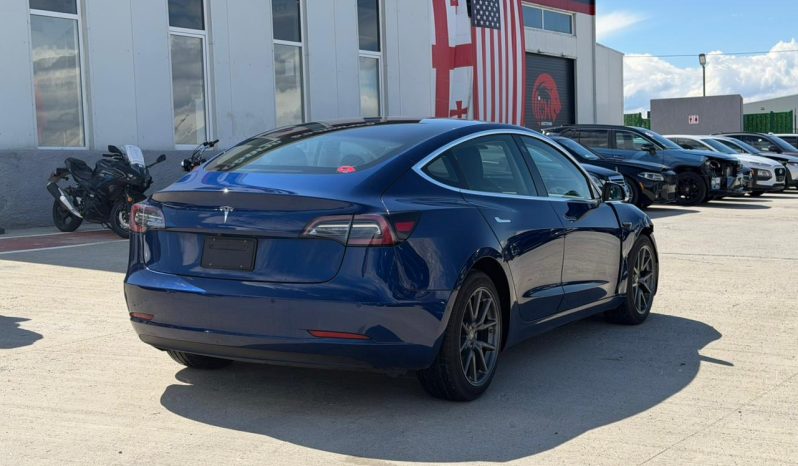 
								Tesla MODEL 3 full									