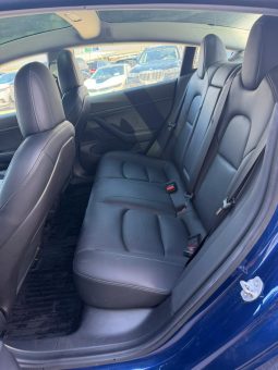 
										Tesla MODEL 3 full									