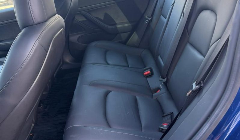 
								Tesla MODEL 3 full									