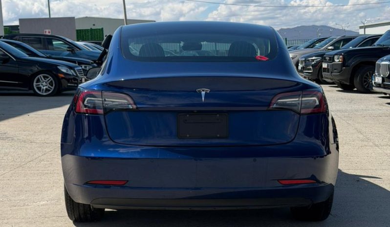 
								Tesla MODEL 3 full									