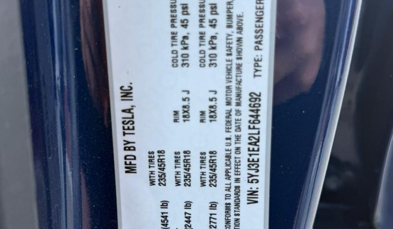 
								Tesla MODEL 3 full									