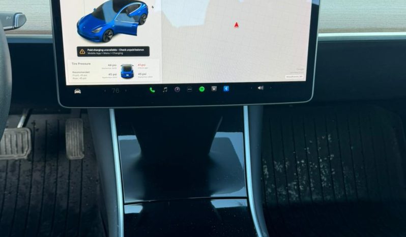 
								Tesla MODEL 3 full									