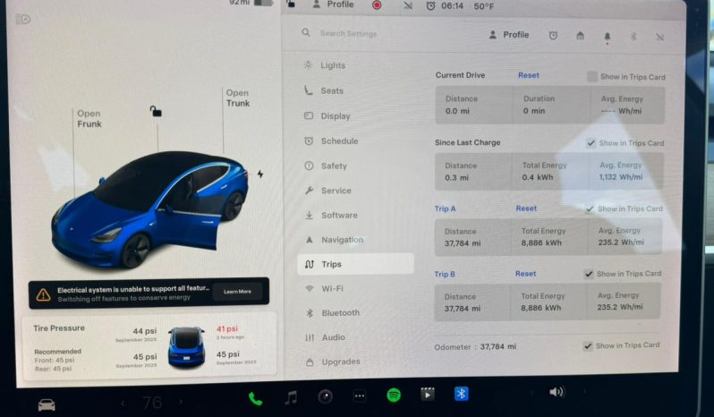 
								Tesla MODEL 3 full									