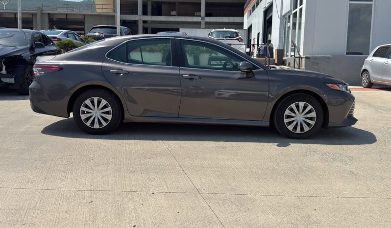 
								2022 Toyota Camry, LE full									