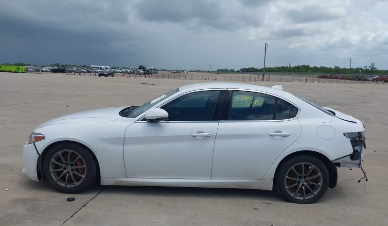 
								Alfa Romeo Giulia full									