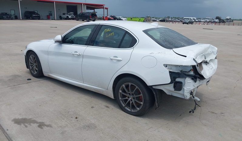 
								Alfa Romeo Giulia full									