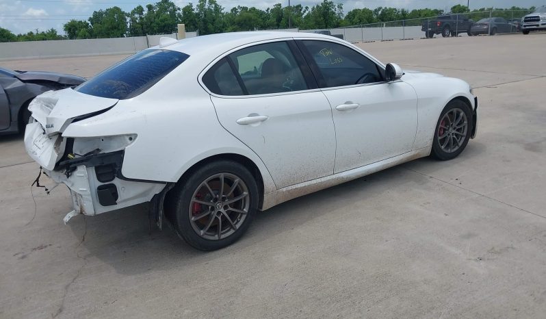 
								Alfa Romeo Giulia full									