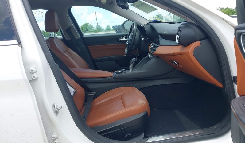 
								Alfa Romeo Giulia full									