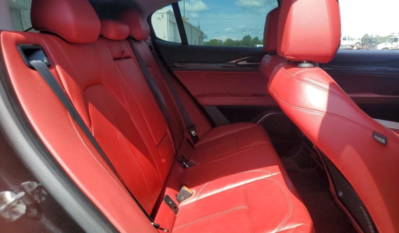 
								Alfa Romeo Stelvio full									