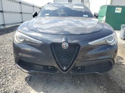 
										Alfa Romeo Stelvio full									
