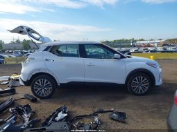 
										Nissan Kicks full									
