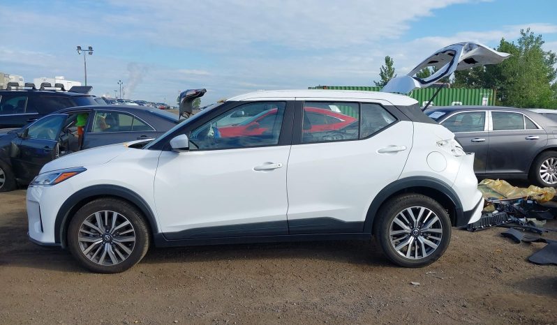 
								Nissan Kicks full									