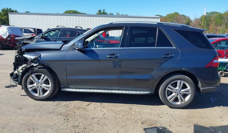 
								Mercedes-Benz ML 350 full									