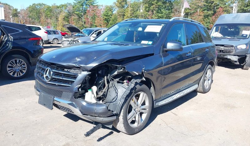 
								Mercedes-Benz ML 350 full									