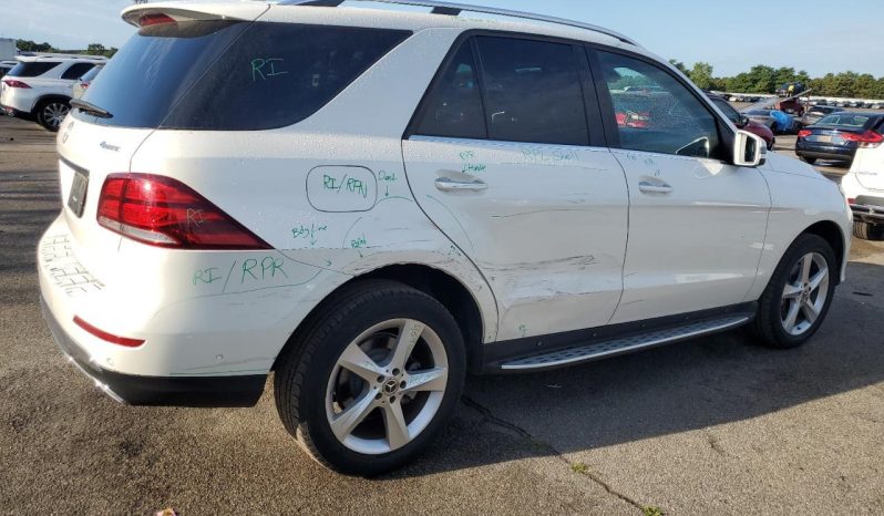 
								Mercedes-Benz GLE-Class full									