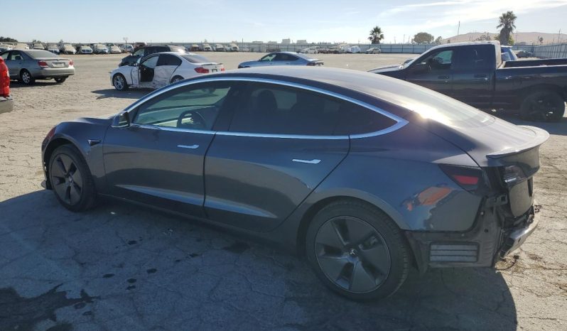 
								Tesla MODEL 3 full									