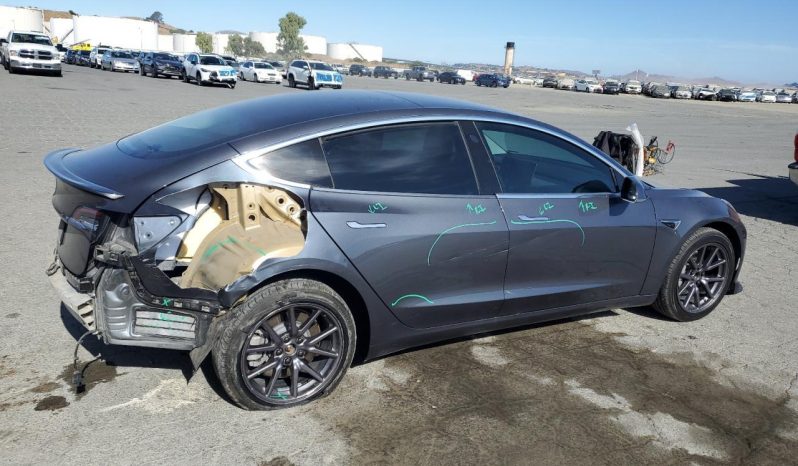 
								Tesla MODEL 3 full									