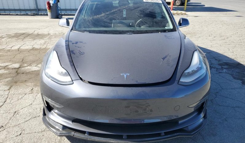 
								Tesla MODEL 3 full									