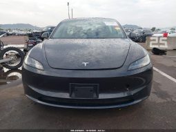 
										Tesla Model 3 full									