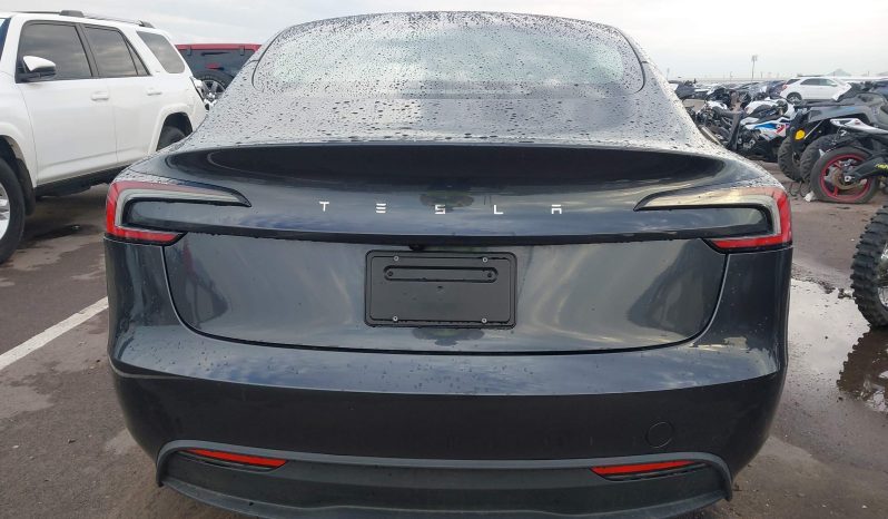 
								Tesla Model 3 full									