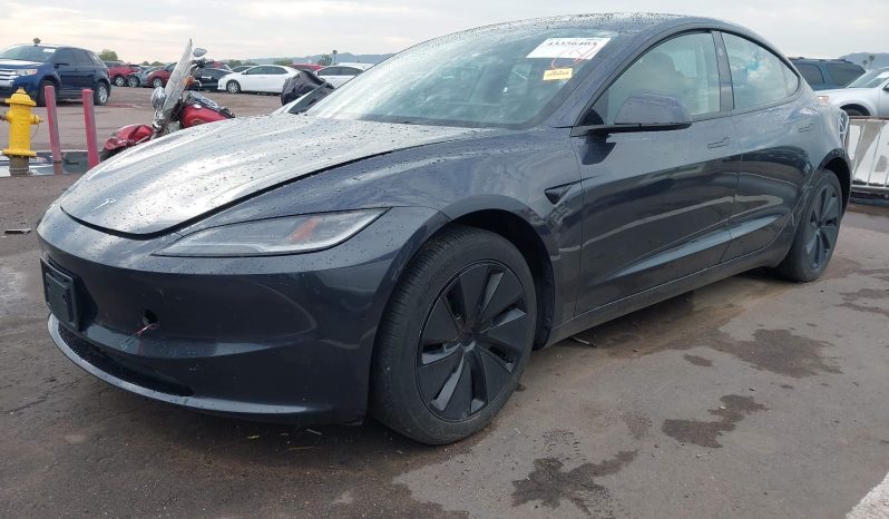 
								Tesla Model 3 full									