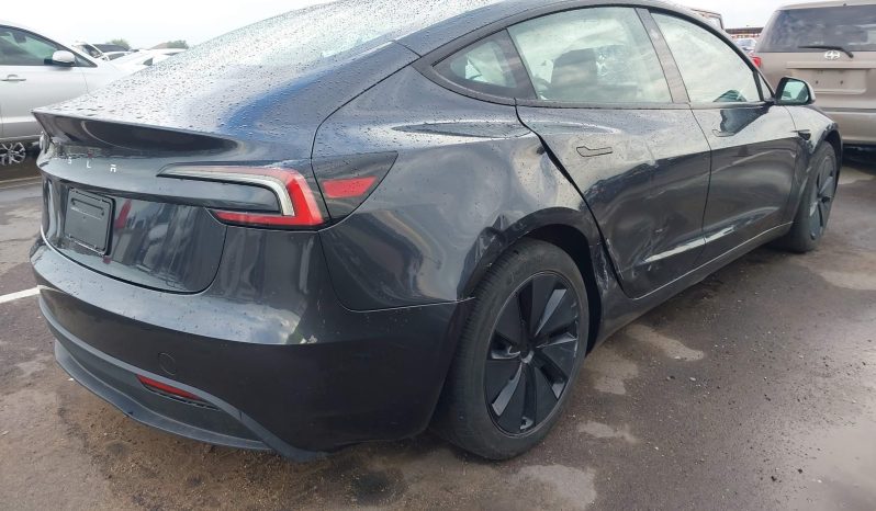 
								Tesla Model 3 full									