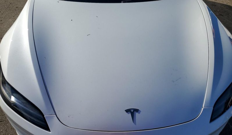 
								Tesla MODEL 3 full									