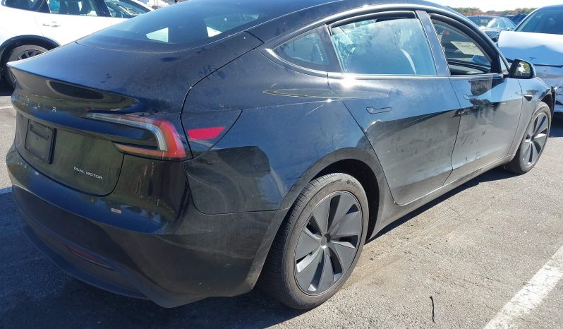 
								Tesla Model 3 full									