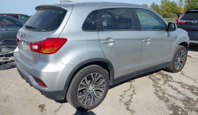 
								Mitsubishi Outlander full									