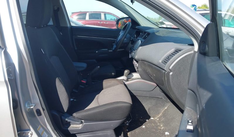 
								Mitsubishi Outlander full									