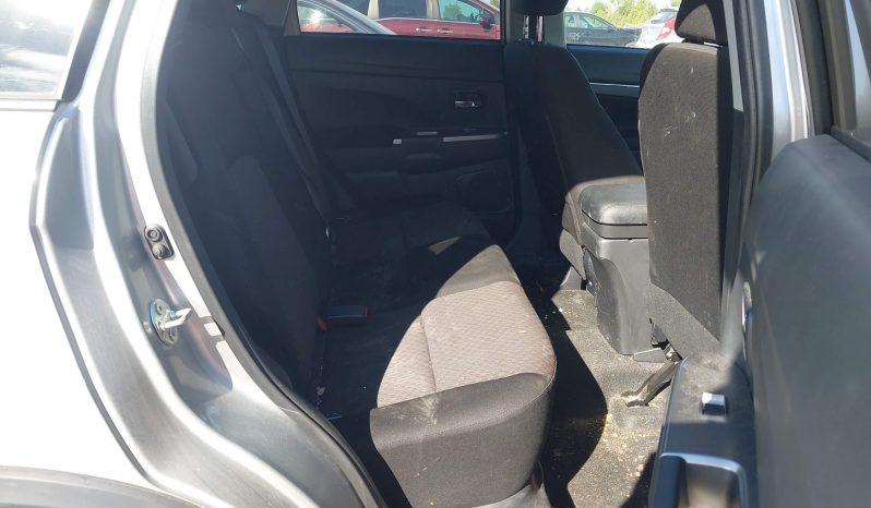 
								Mitsubishi Outlander full									