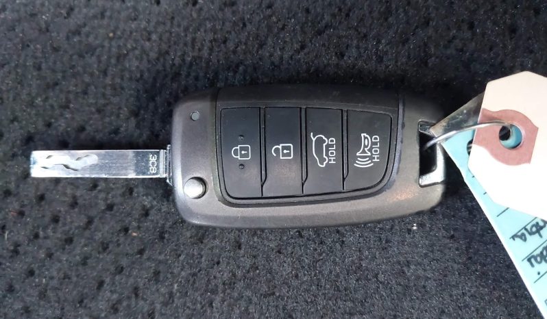 
								HYUNDAI ELANTRA GT full									