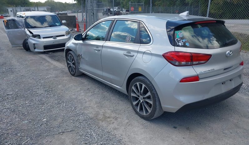 
								HYUNDAI ELANTRA GT full									