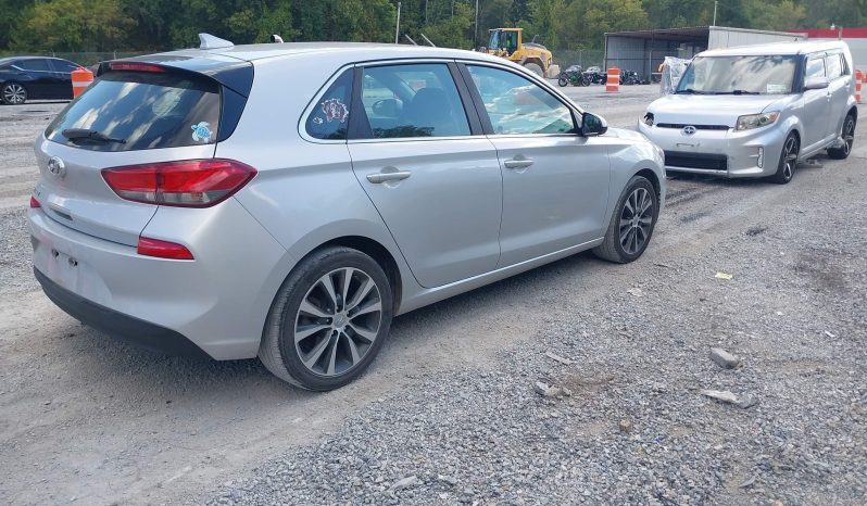 
								HYUNDAI ELANTRA GT full									
