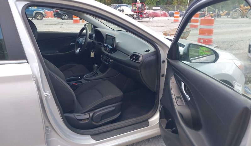 
								HYUNDAI ELANTRA GT full									