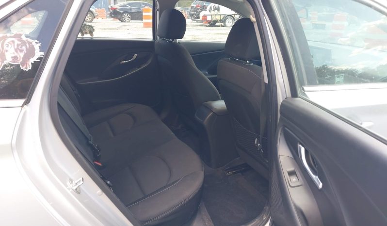 
								HYUNDAI ELANTRA GT full									