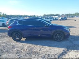
										INFINITI QX30 full									
