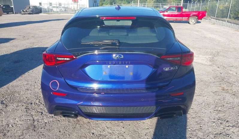 
								INFINITI QX30 full									