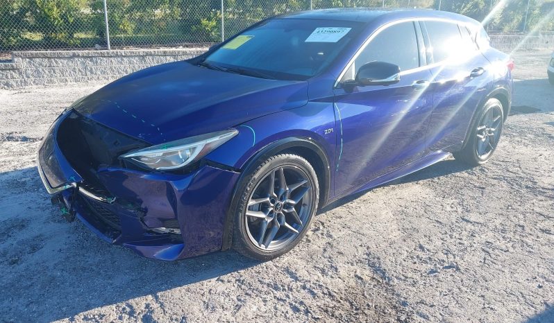 
								INFINITI QX30 full									