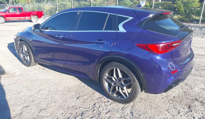 
								INFINITI QX30 full									