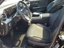 
										Mercedes-Benz C-Class full									