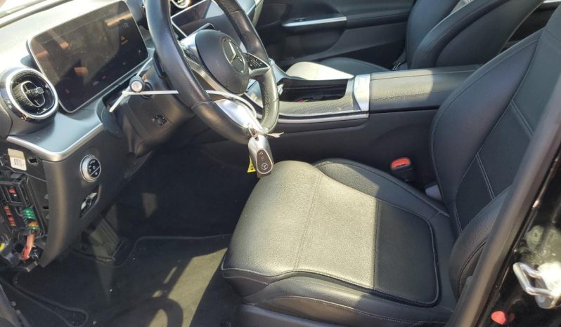 
								Mercedes-Benz C-Class full									